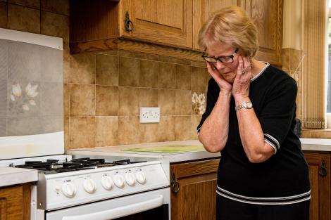 O pensionară a vrut să gătească niște cartofi la cuptor, dar când a deschis ușa a trăit o spaimă uriașă. Ce a găsit în aragaz