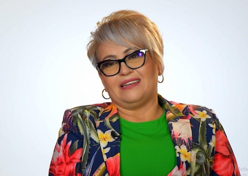 Mariana Vermeșan, dând interviu la „Chefi la cuțite”, sezonul 9