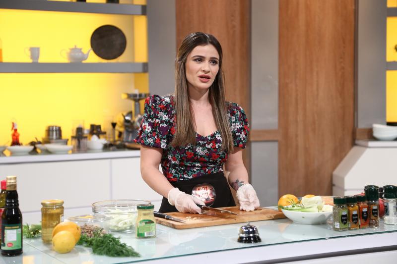 Kovacs Diana Alexandra gatind la chefi la cutite