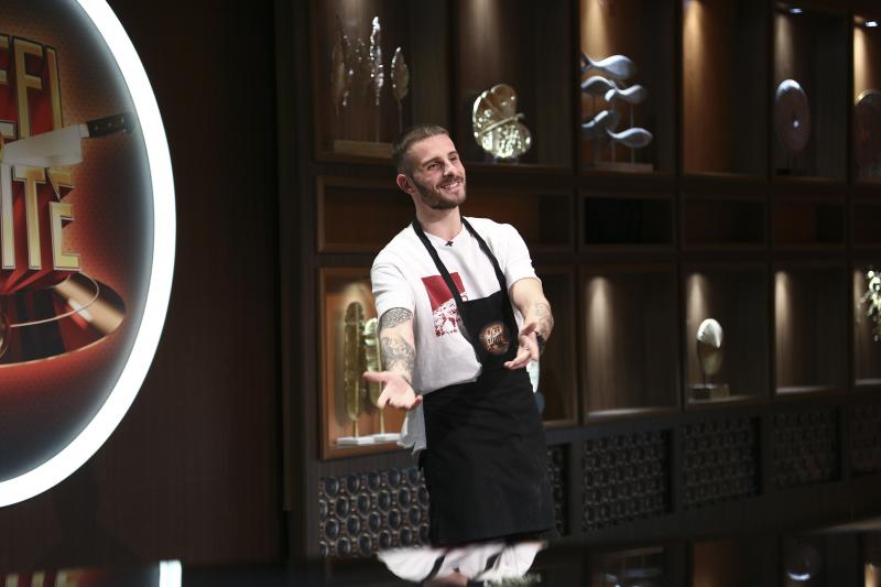 Andrei Mihalache in fata juratilor chefi la cutite