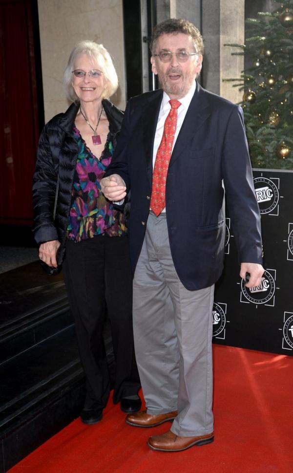 Cum AratÄ Èi Cine Este SoÈia Lui Robert Powell Actorul Care A Jucat In Iisus Din Nazareth Antena 1