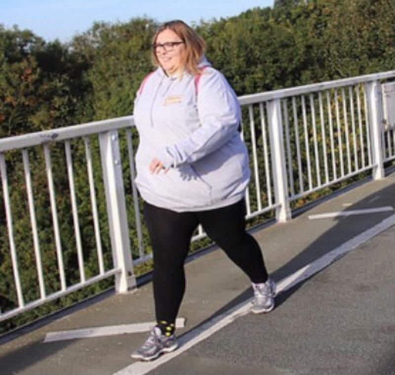 Kelly Ryder, surprinsă la alergat pe un pod