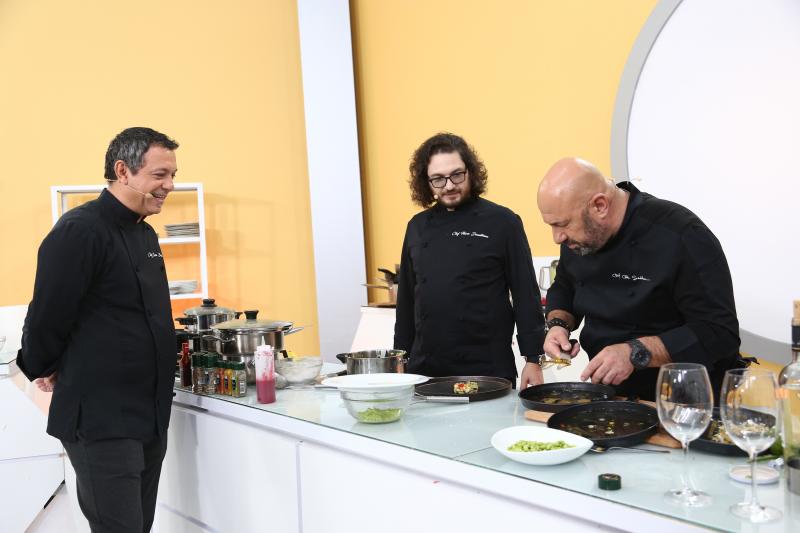 Sorin Bontea, Florin Dumitrescu și Cătălin Scărlătescu in bucataria chefi la cutite