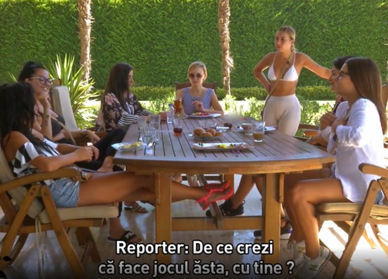 catrina vorbind cu fetele de la emisiunea burlacul