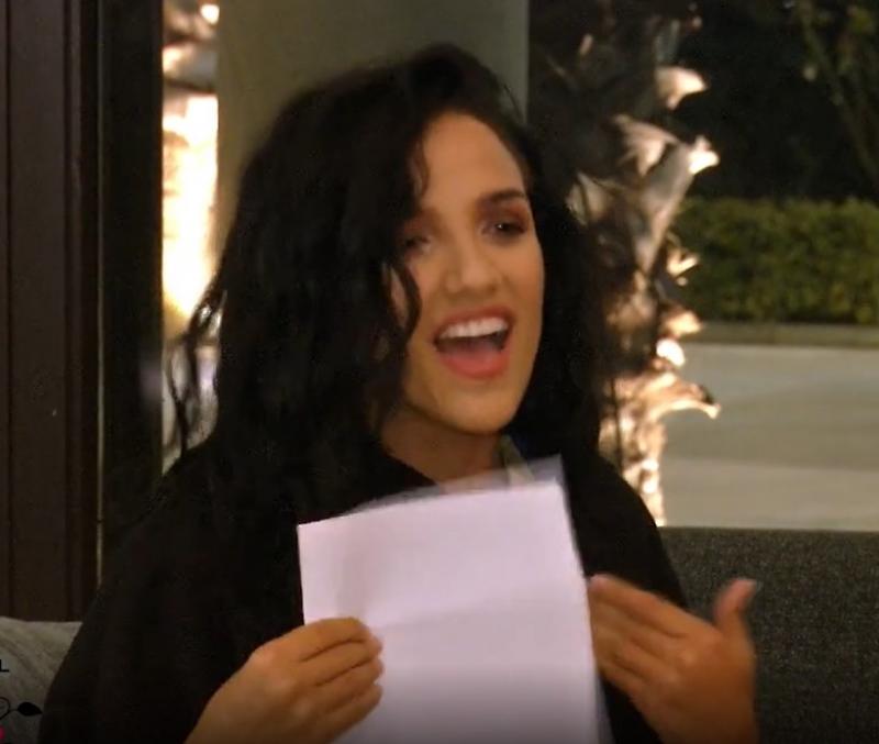 Catrina tinand in maini scrisoarea de la burlacul Andi Constantin