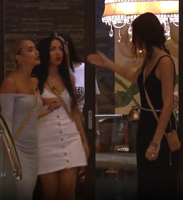 Alexandra Mucea și alte concurente de la Burlacul