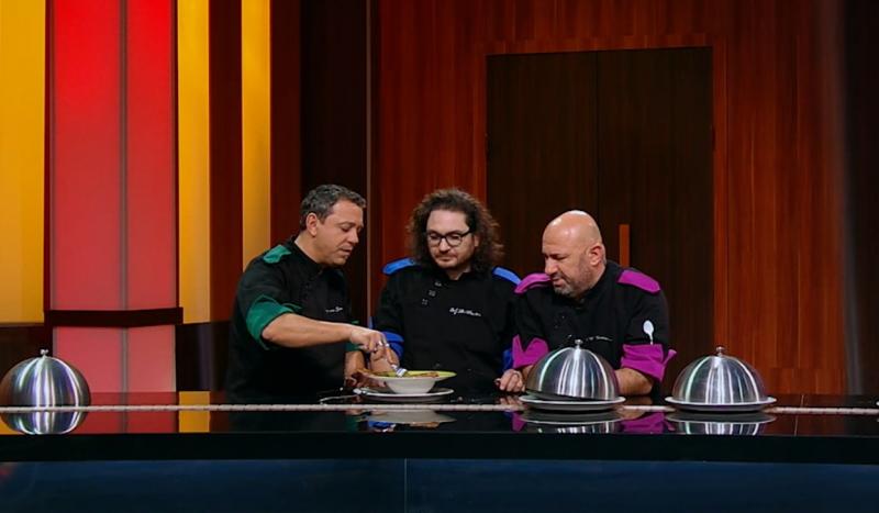 Jurații emisiunii „Chefi la cuțite” la degustare