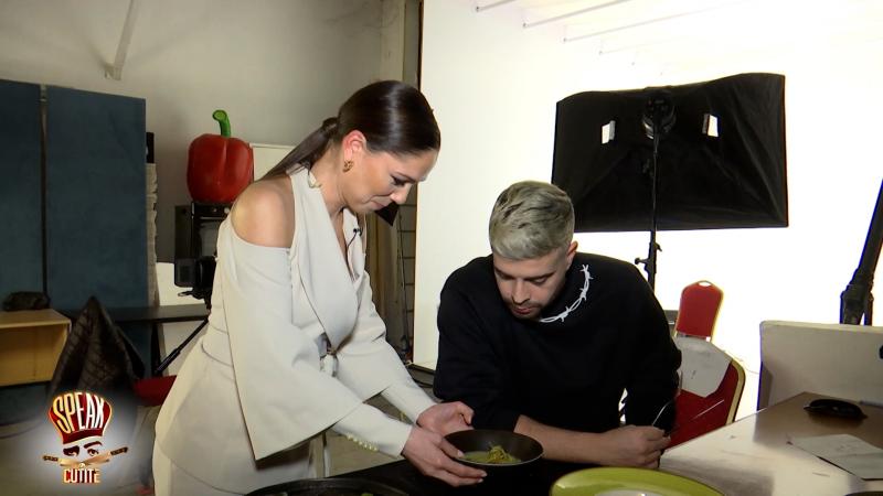 Irina Fodor și Speak, degustând farfurii