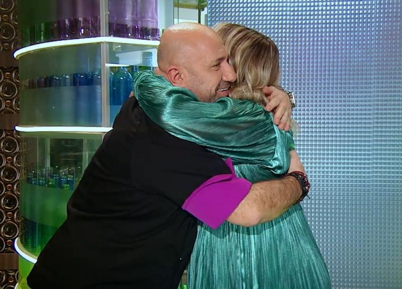 Cătălin Scărlătescu a îmbrățișat-o pe Gina Pistol la Chefi la cutite