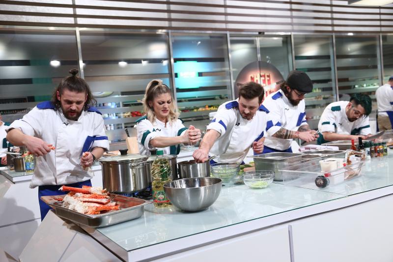 Elena Matei și ajutoarele sale, în finala Chefi la cuțite