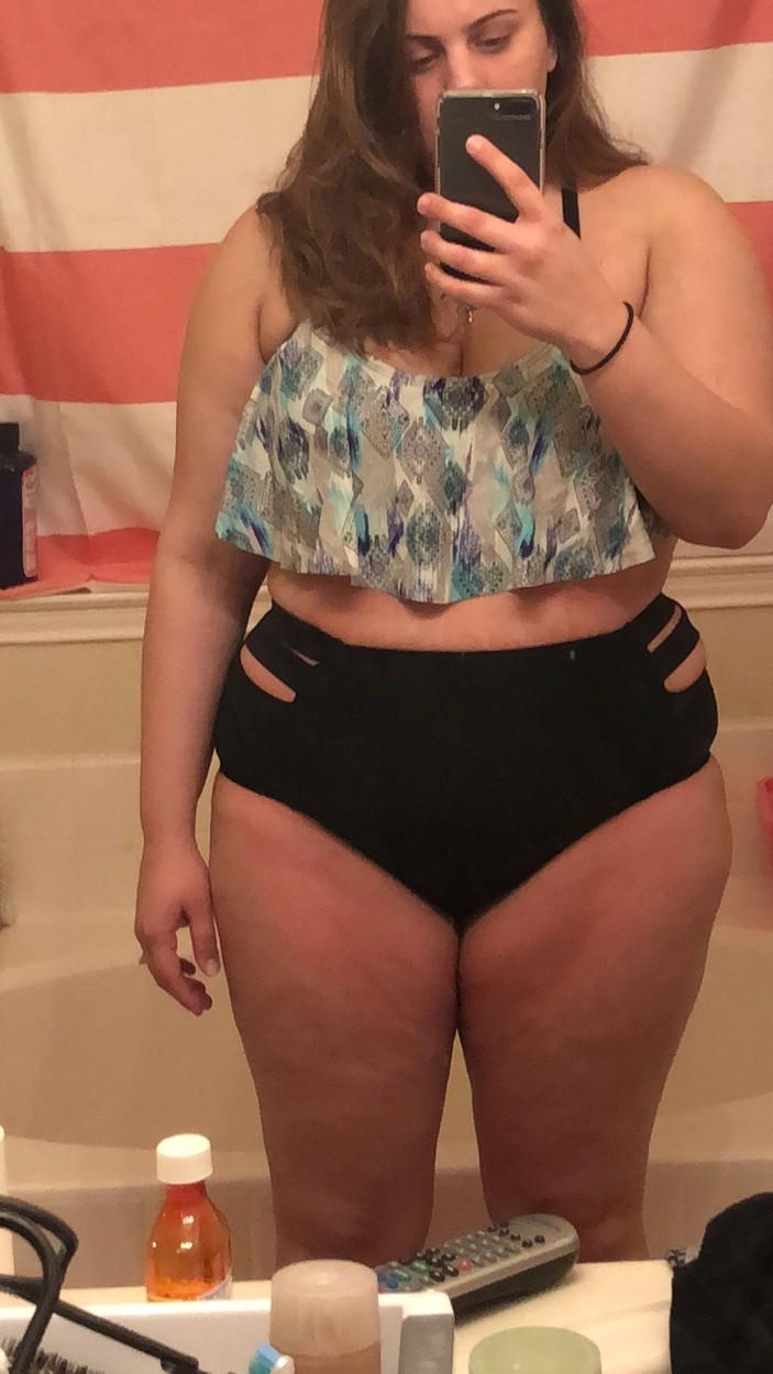 Megan Hill selfie in oglinda