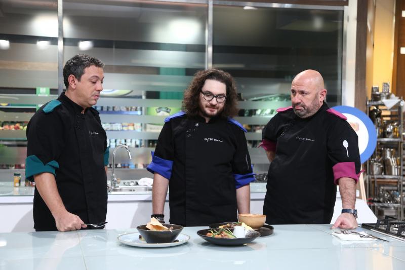 cei trei chefi in bucataria emisiunii chefi la cutite