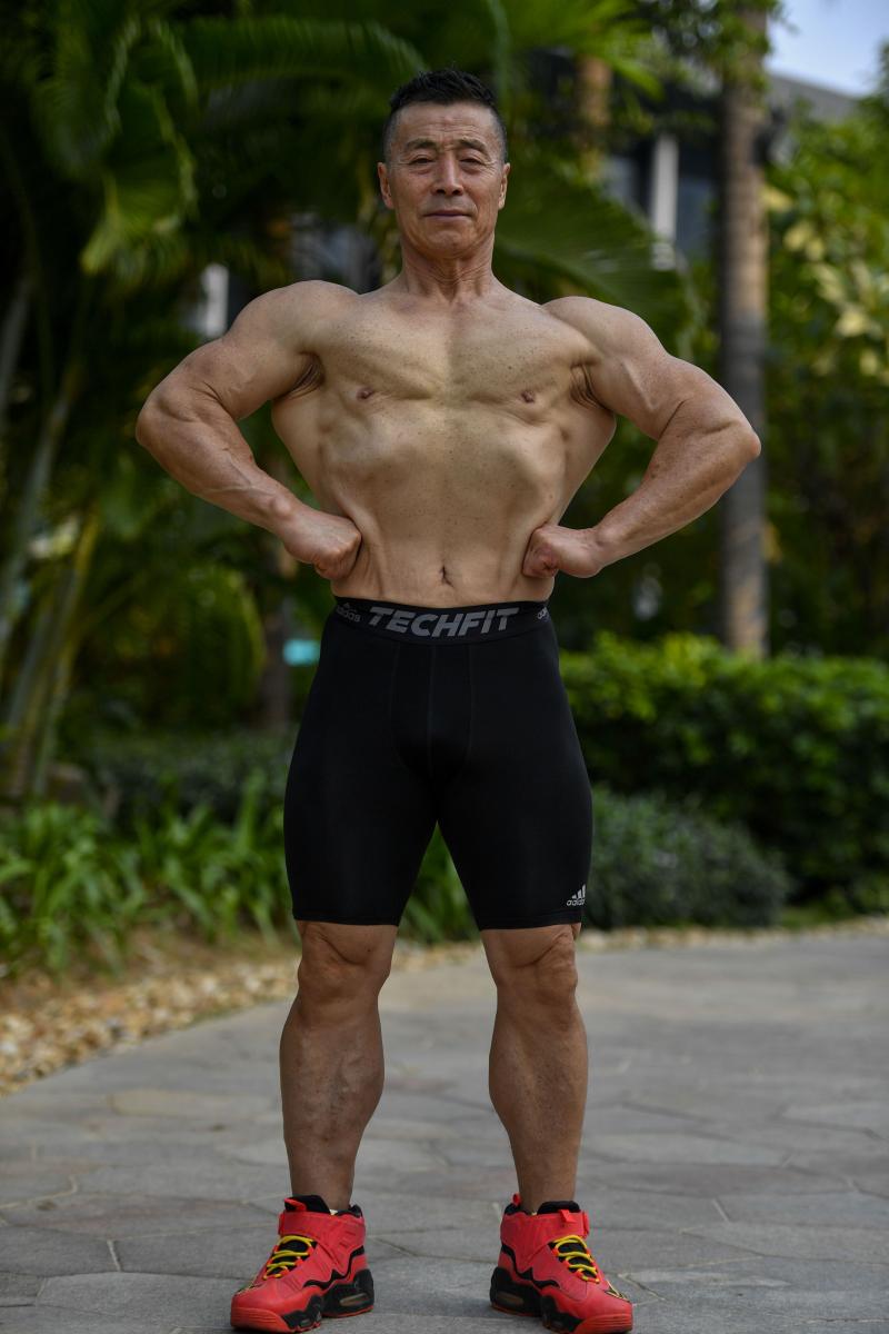 Yang Xinmin, bărbatul care arată de 30 de ani, însă are 72. Care este