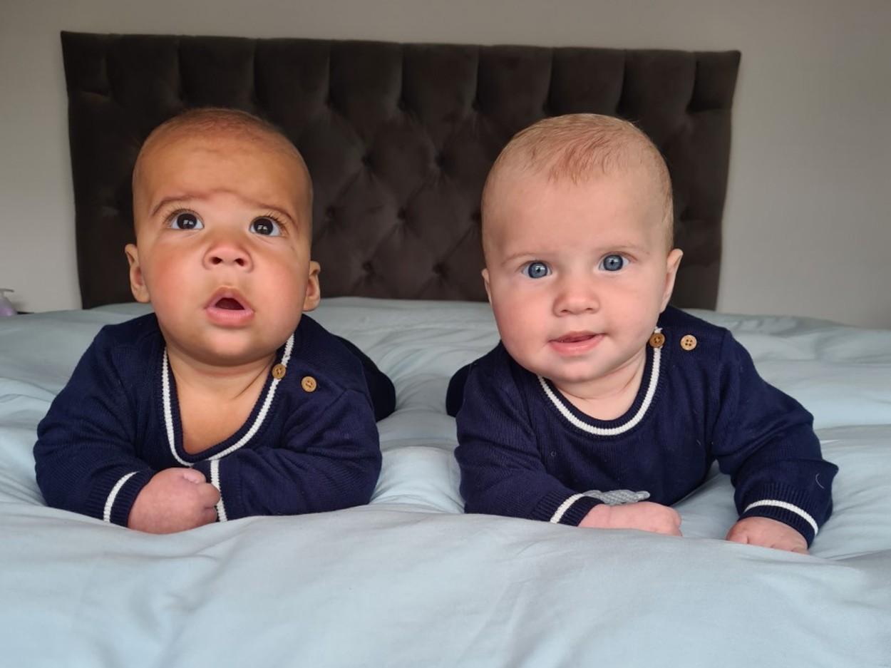 Братьями близнецами которым совсем недавно. Братья двойняшки. Братьями близнецами которым совсем недавно. Близнецы по имени джим. Братьями близнецами которым совсем недавно.