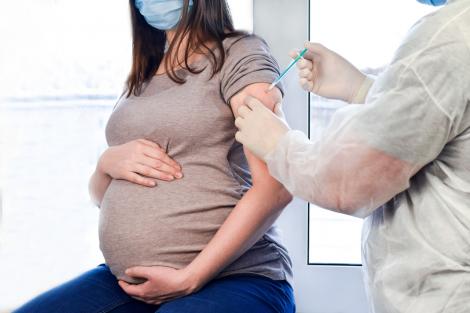 Noi amănunte despre vaccinarea femeilor însărcinate. Ce a transmis Centrul pentru Prevenirea şi Controlul Bolilor din SUA