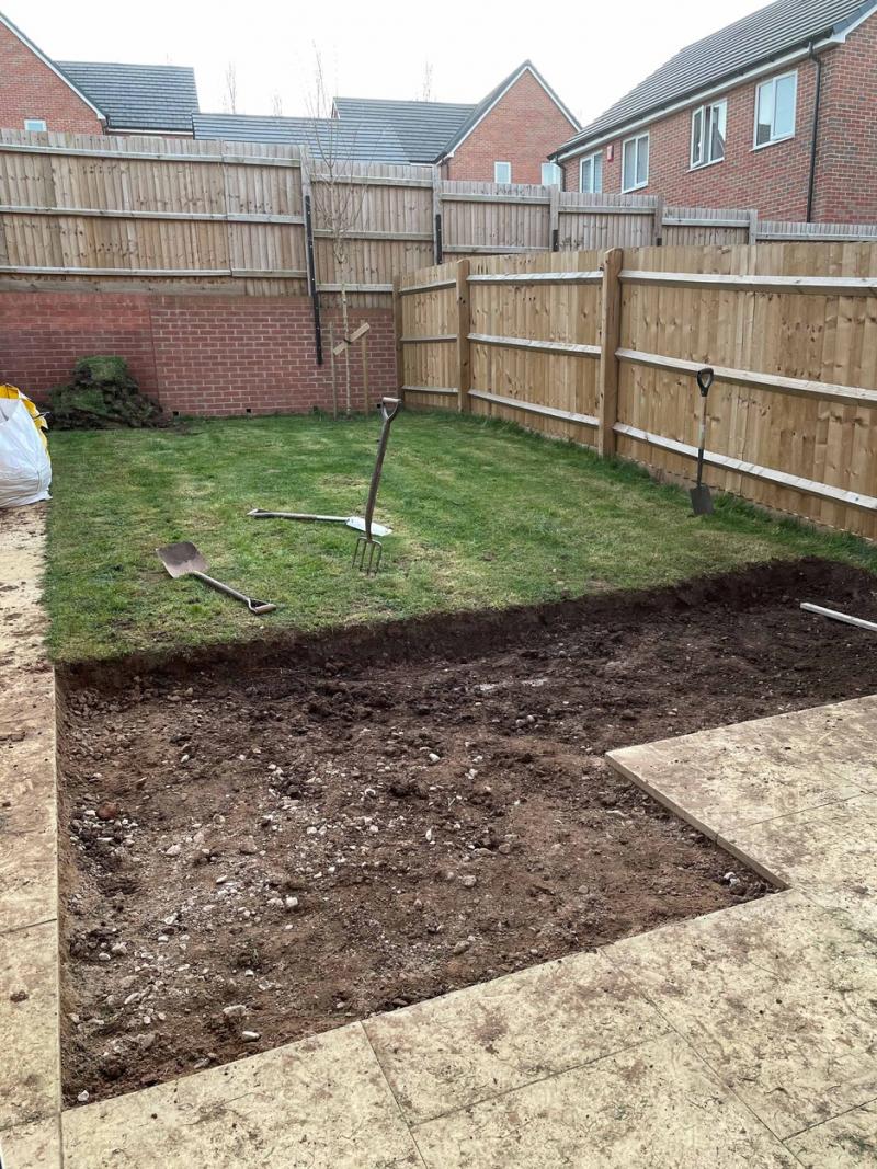 gradina casei in care s-au mutat anna hoban si tom ellens