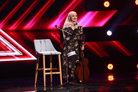 X Factor 2021, 6 septembrie. Mirela Bogasieru a surprins juriul cu o interpretare inedită a piesei Blue Jeans