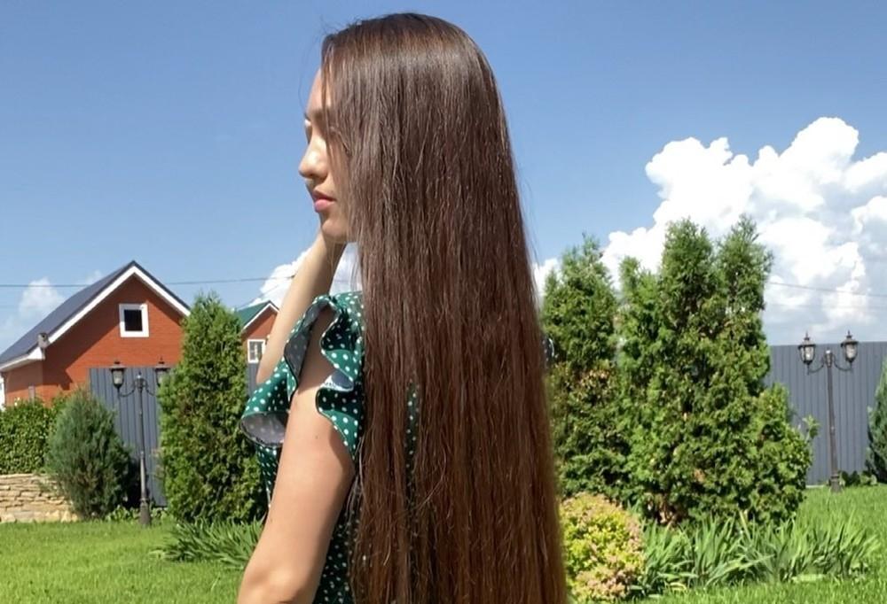 O femeie a fost supranumită "Rapunzel" din viața reală după ce a devenit virală pe TikTok