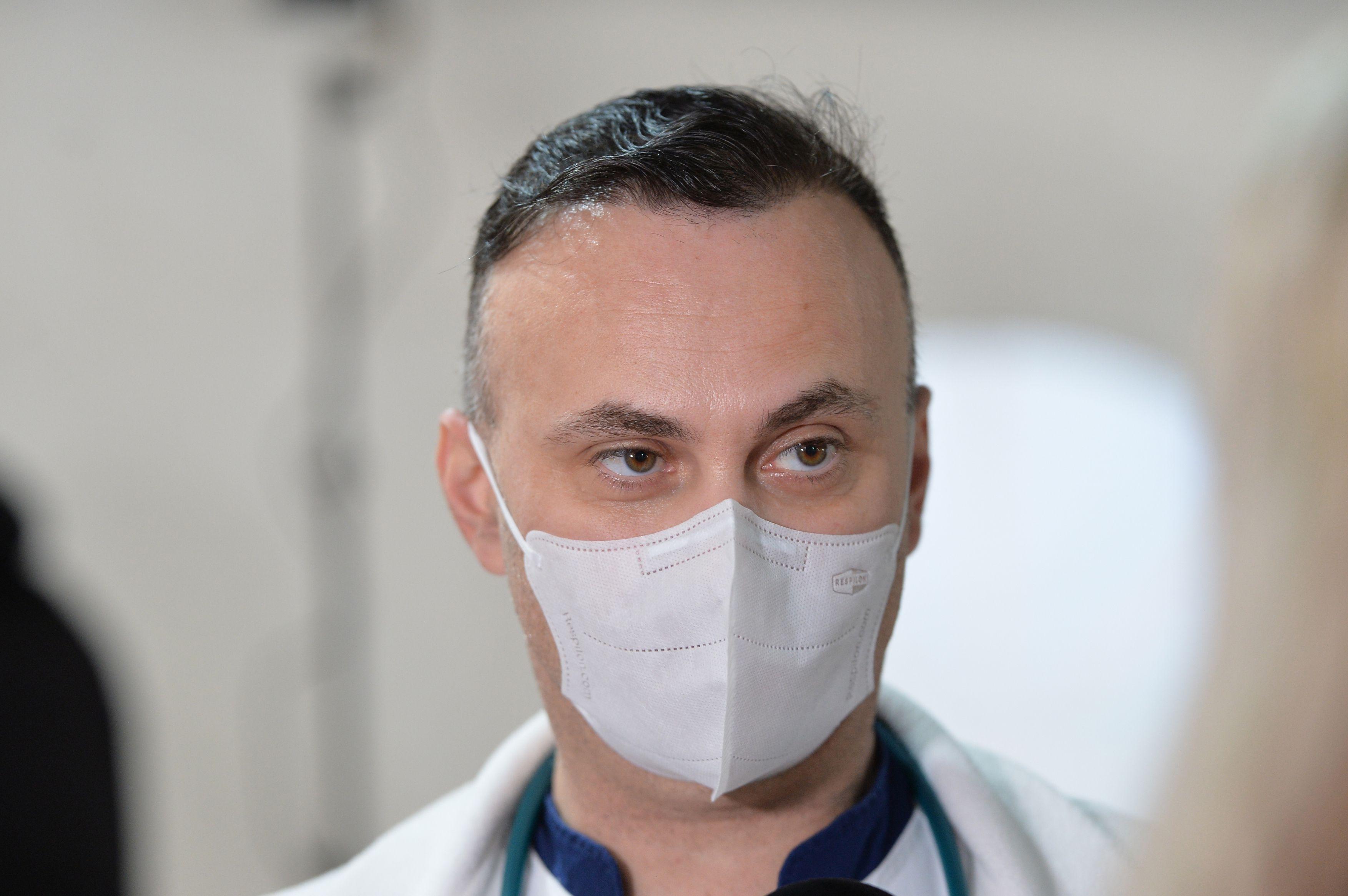 Medicul Adrian Marinescu: "Anul 2022 va fi anul de conviețuire cu virusul". Cum vede relaxarea măsurilor