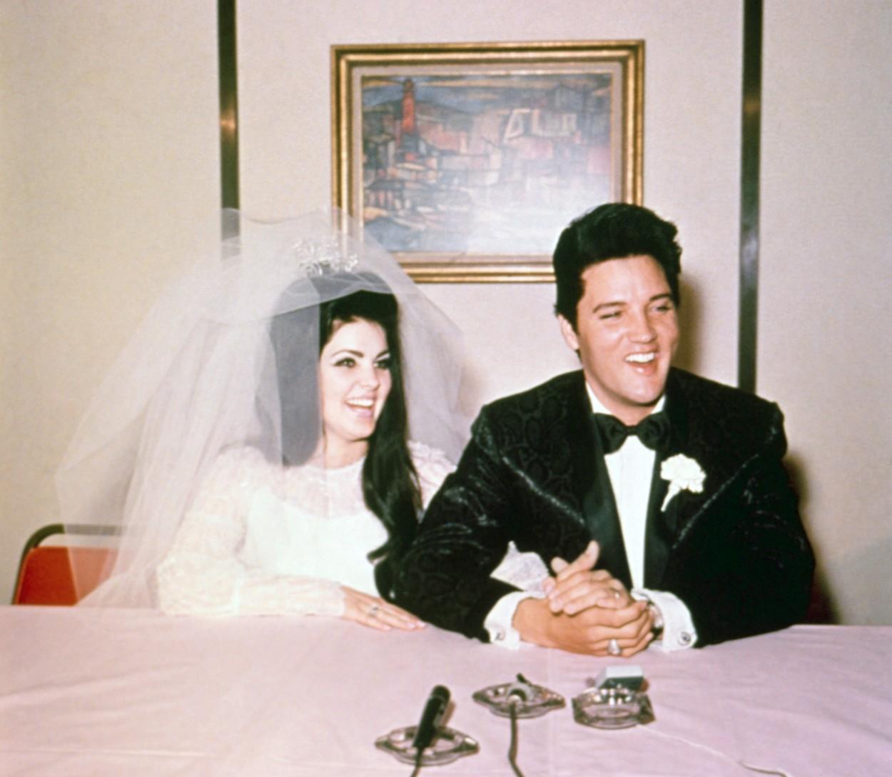 Navarone Garcia s-a căsătorit cu Elisa Achilli. Fiul Priscillei Presley a avut-o alături pe mama sa la marele eveniment