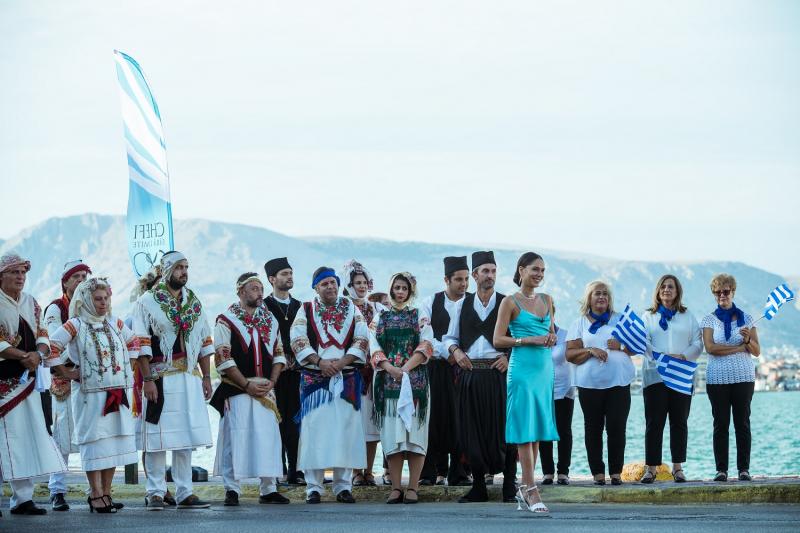 irina fodor alaturi de greci, in insula chios 