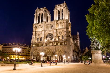 Notre-Dame din Paris şi catedralele din întreaga Europă vor bate clopotele, joi, timp de şapte minute, pentru Ucraina
