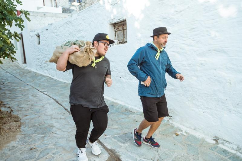 Nobo și Sorin Bontea carand cartofi la Chefi fără limite