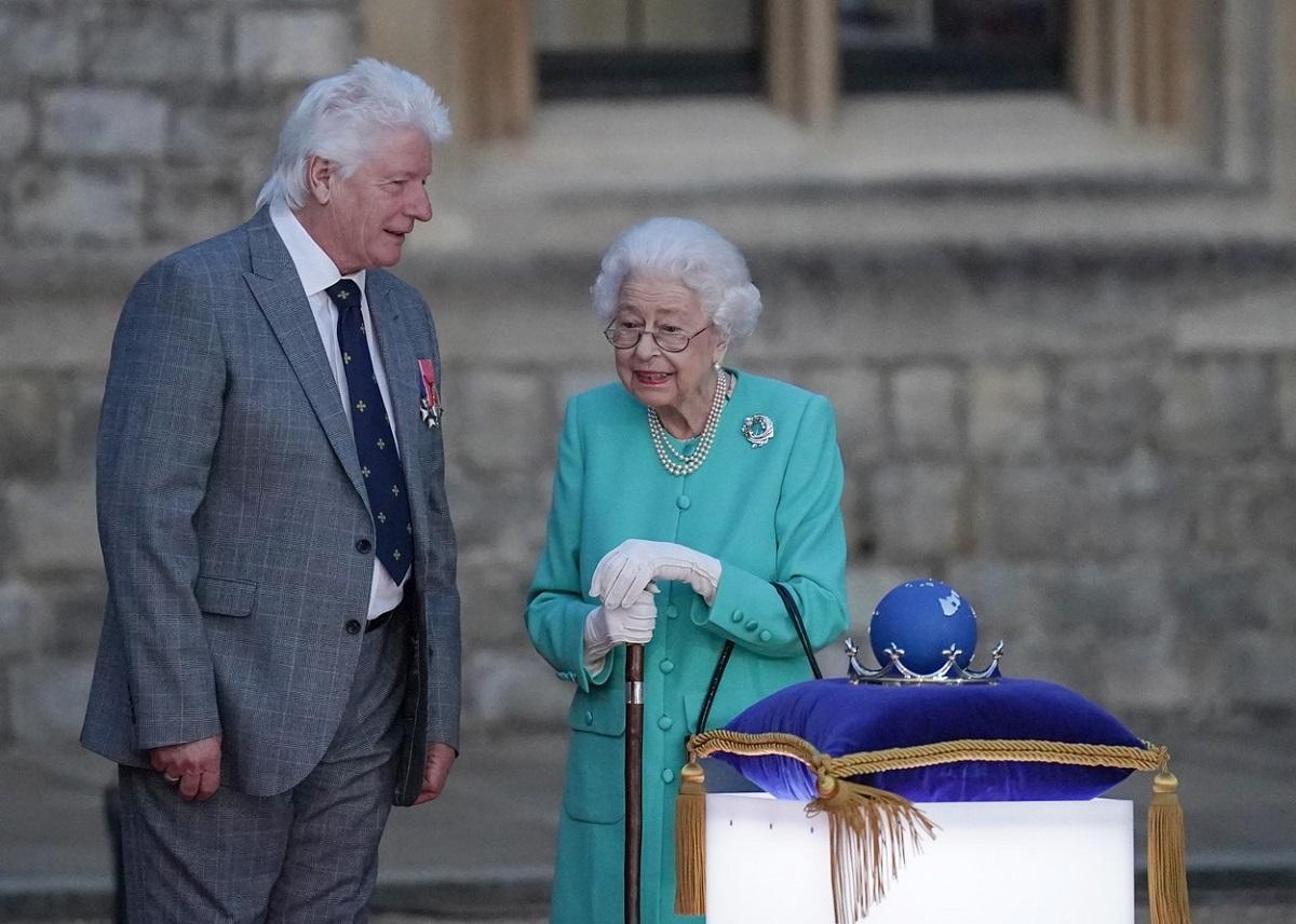Regina Elisabeta și-a schimbat look-ul. Cum arată acum Majestatea Sa