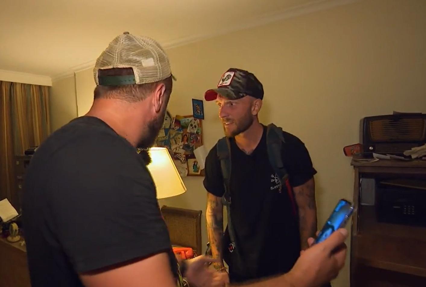 Nelu Cortea și Cătălin Bordea, în camera de hotel, în finala America Express 2023