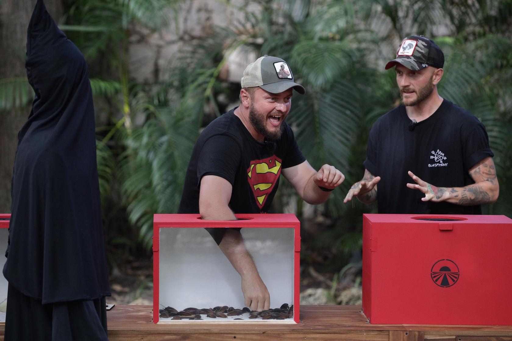 Nelu Cortea și Cătălin Bordea la acvariile misterioase, în finala America Express-Drumul Aurului