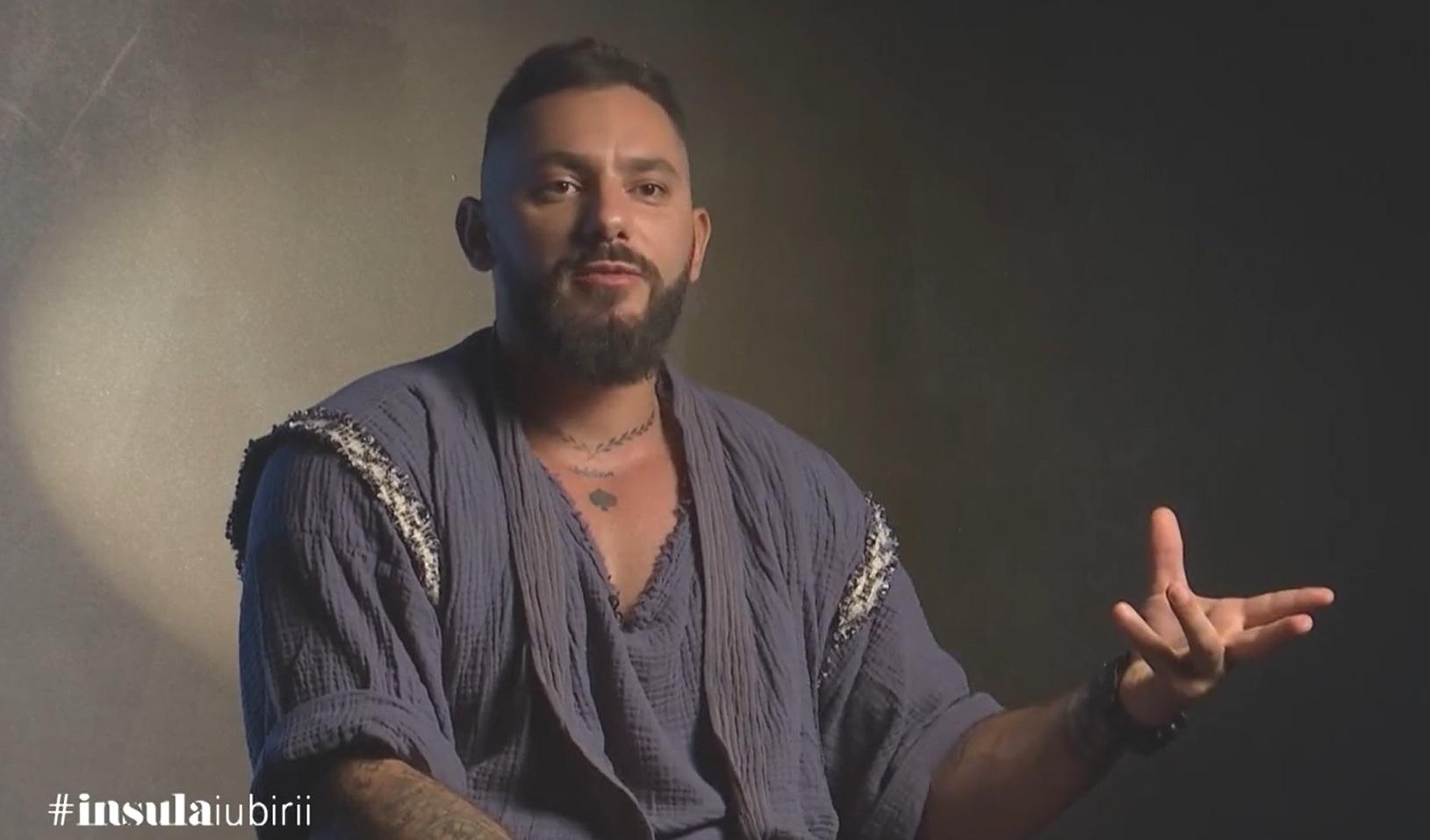 Romeo Vasiloni la interviurile Insula Iubirii sezonul 7 intr-o camasa gri