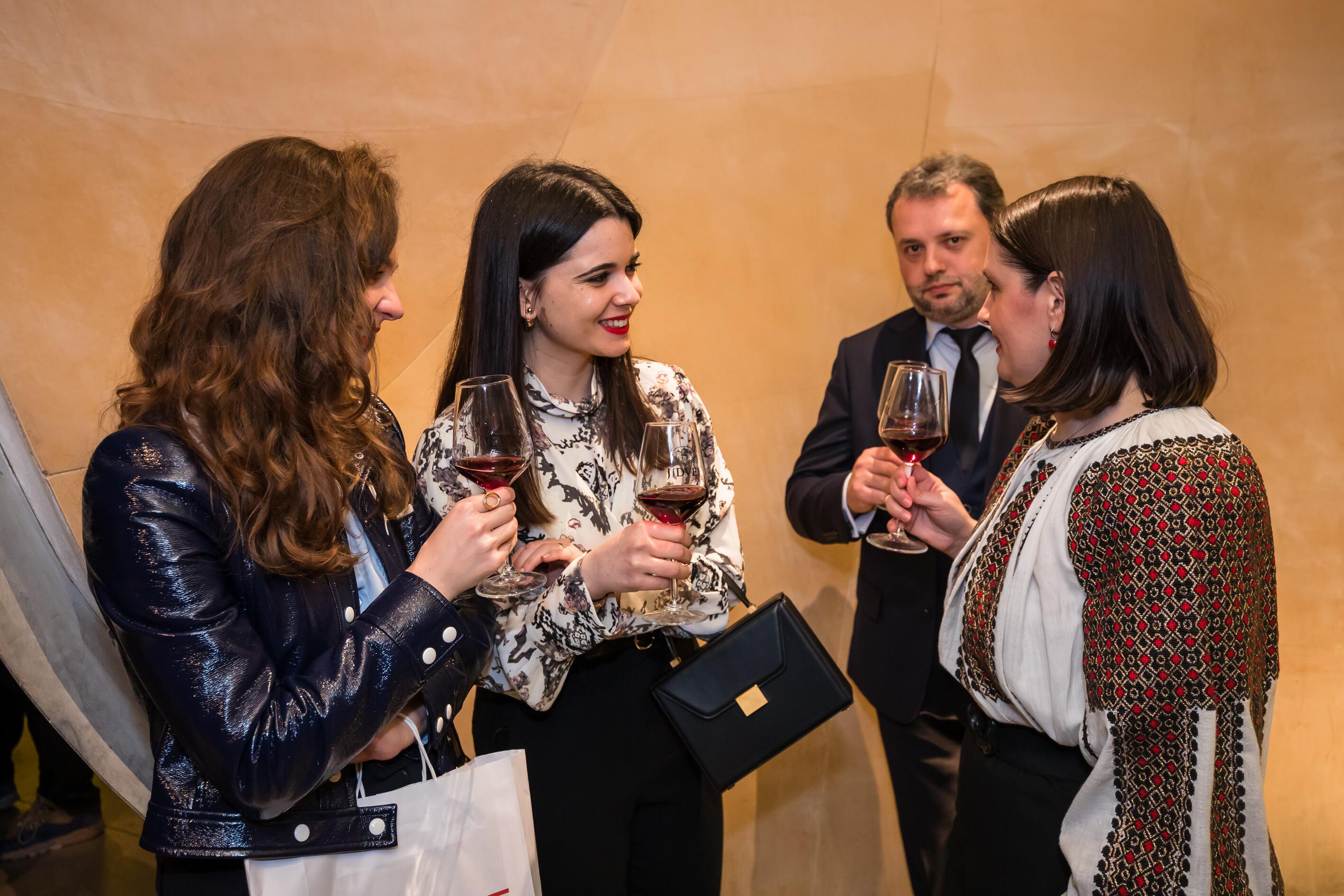 Ana Necșulescu, Roxana Bădescu, Expoziție Retrospectivă Brâncuși - Centrul Pompidou