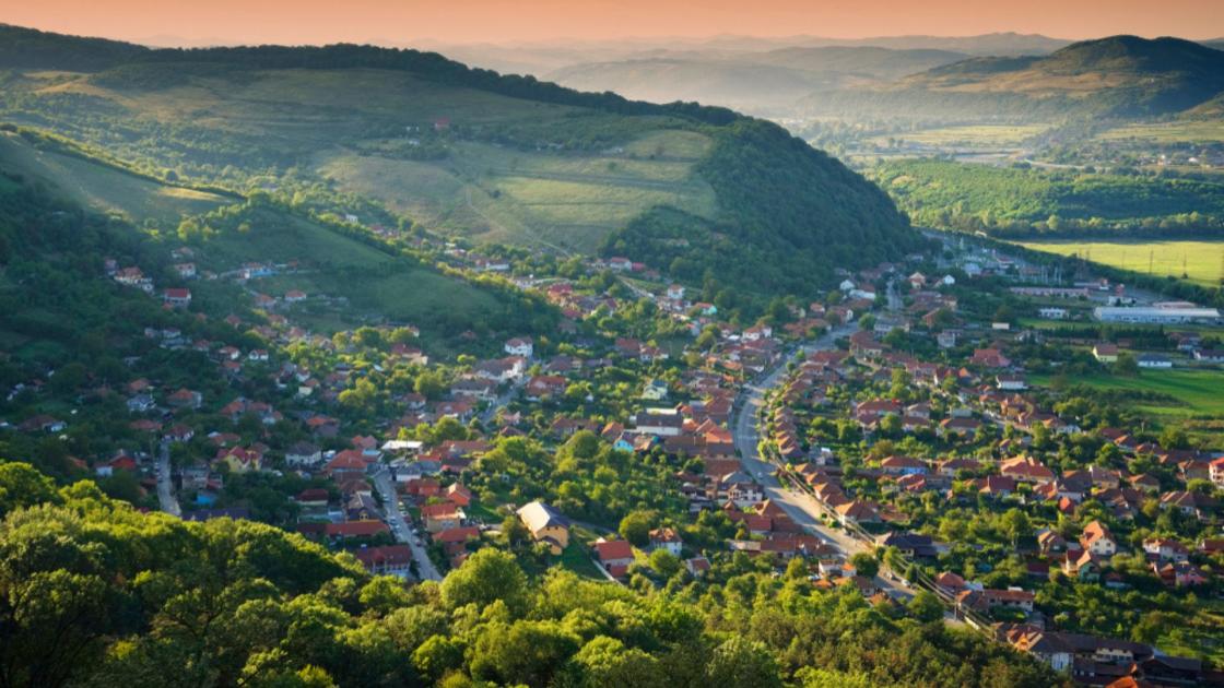 Satul din România în care toți poartă același nume. Locuitorii și-au ...