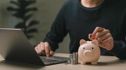 Cele 5 obiceiuri care te pot împiedica să ai succes financiar. Ce greșeli fac oamenii din clasa de mijloc, dar și cei bogați