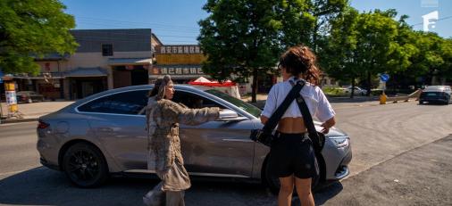 Ana Maria Mocanu, incident neașteptat în mașina unui șofer de la autostop. Ce a făcut concurenta: „Nu vezi ce faci?”
