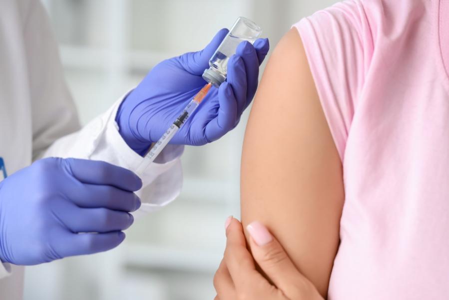 Vaccin antigripal gratuit în 2026. Cine beneficiază de compensare 100% și cine îl poate lua la jumătate de preț