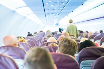 Ai bilet la Ryanair? Din 10 noiembrie 2026, trebuie să respecți o nouă regulă la aeroport. Ce se schimbă pentru bagajele de cală