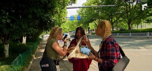 Mirela Vaida și Oana Tomoiagă, moment savuros la Asia Express! Cum au încercat să se înțeleagă cu o localnică