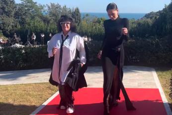 Mona Segall, așa cum rar apare în public. Cum s-a distrat pe ringul de dans alături de Irina Fodor, la ziua lui Richard Abou Zaki