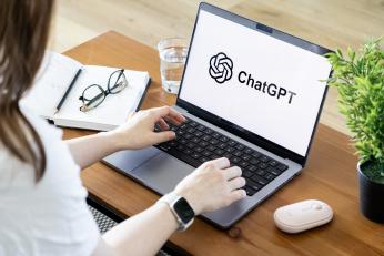ChatGPT va pune „watermark” invizibil pe textele utilizatorilor din România. Ce înseamnă și cine îl va putea detecta