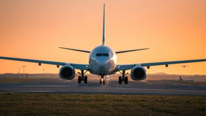 Aterizare de urgență după turbulențe puternice. Opt persoane au ajuns la spital. Ce s-a întâmplat în avion