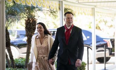 Cine e femeia care l-a acompaniat pe Elon Musk la o nuntă MAGA. Deja are copii cu cel mai bogat om din lume