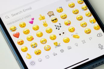 Noile emoji-uri iPhone au impresionat fanii. Ce simbol ar „rupe Internetul”