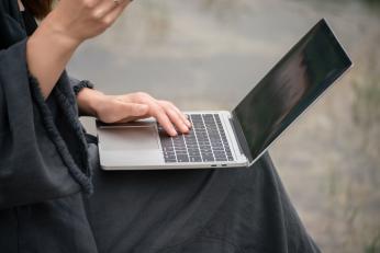 (P) Laptopuri second-hand: ce trebuie să verifici înainte de cumpărare