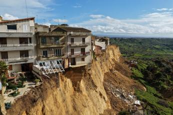 Cum poate AI să prezică dezastrele naturale mai bine decât oamenii. Tehnologia poate salva mii de vieți