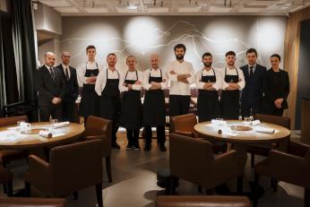 Premieră Chefi la cuțite: doi câștigători ai show-ului culinar au gătit cu Chef Richard Abou Zaki la un eveniment la Retroscena