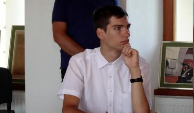 Elevul din Târgu Jiu care a ajuns la Harvard. Povestea lui Mario și pasiunea pentru stele care i-a schimbat viața