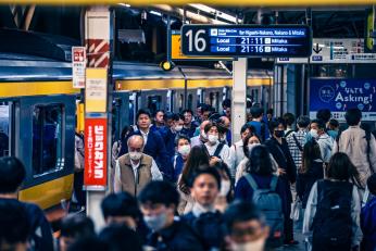 Populația Pământului ar fi depășit capacitatea planetei. Predicția sumbră a unui nou studiu