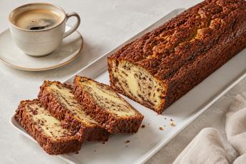 Cheesecake Banana Bread. Rețetă de chec cu banane și cremă de brânză