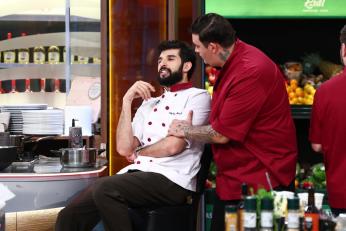 Chefi la cuțite, 11 mai 2026. Chef Richard i-a surprins pe concurenții săi din echipa bordo: „Nu cred! Se ține de promisiune”